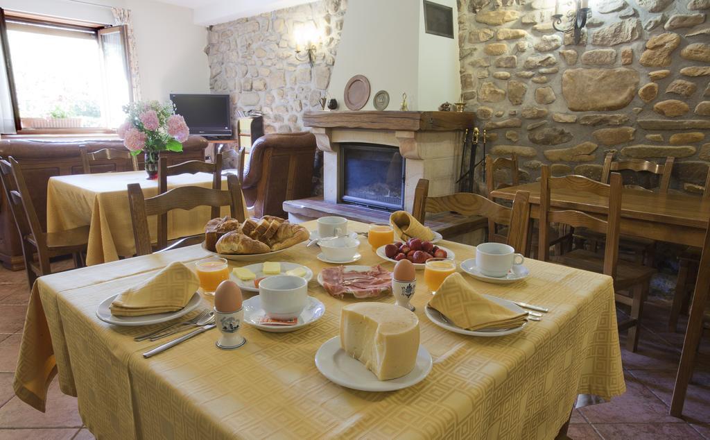 Agroturismo Ibarre Anzuola Bagian luar foto