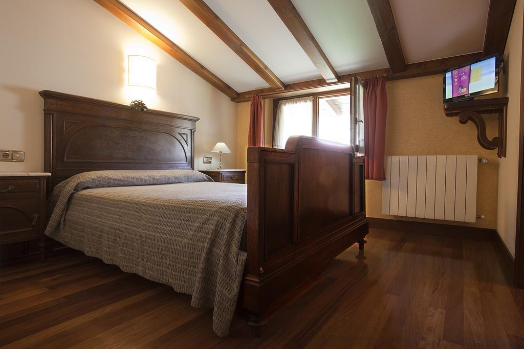 Agroturismo Ibarre Anzuola Bagian luar foto